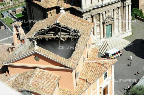 AAE-S-8cca2c-33c5 - The collapsed roof of the church of San Giuseppe dei Falegnami, at the Roman forum, Rome, 30 August 2018 - Date of photography: 30/08/2018 - STRINGER / © ANSA / Alinari Archives