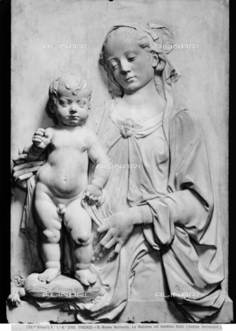 ACA-F-002702-0000 - Madonna con Bambino, marmo, Andrea del Verrocchio (1435-1488), Museo Nazionale del Bargello, Firenze - Data dello scatto: 1890 ca. - Archivi Alinari, Firenze