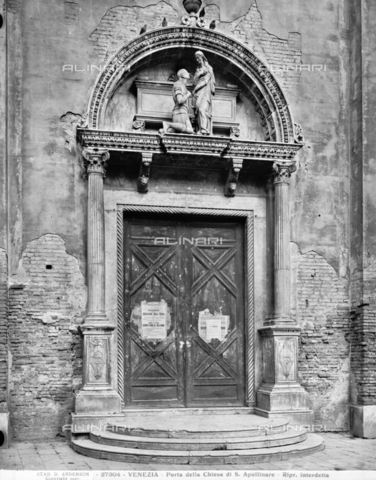 ADA-F-027304-0000 - Portale della Chiesa di Sant'Apollinare (o Sant'Aponal) con il monumento funebre a Vettore Cappello, marmo, Antonio Rizzo (att. 1466-1498) (attr.), Venezia. Oggi il monumento si trova sulla facciata della Chiesa di Sant'Elena a Venezia - Data dello scatto: 1927 - Archivi Alinari, Firenze