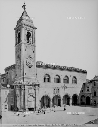 ADA-F-030247-0000 - Veduta del Palazzo del Podestà a Fano - Data dello scatto: 1931 - Archivi Alinari, Firenze