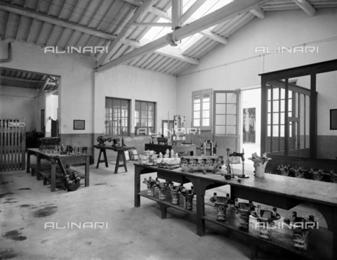 APA-F-008399-0000 - L'officina meccanica della casa automobilistica "Nazzaro" - Data dello scatto: 11/1920 - Archivi Alinari, Firenze