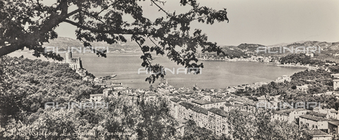 ARC-F-005748-0000 - Veduta di Lerici - Data dello scatto: 1950-1960 - Archivi Alinari, Firenze