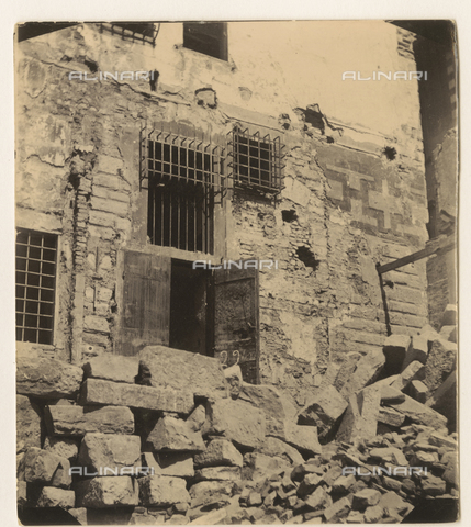 ARC-F-010310-0000 - Building in the Ghetto during demolition, Florence - Date of photography: 1888 ca. - Alinari Archives, Florence