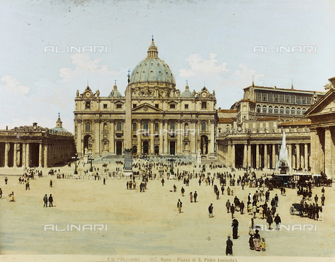 AVQ-A-000111-0001 - "Italie - Rome - Mars 1904"; veduta animata di Piazza San Pietro a Città del Vaticano, con l'Obelisco e la facciata della Basilica - Data dello scatto: 1880-1890 - Archivi Alinari, Firenze