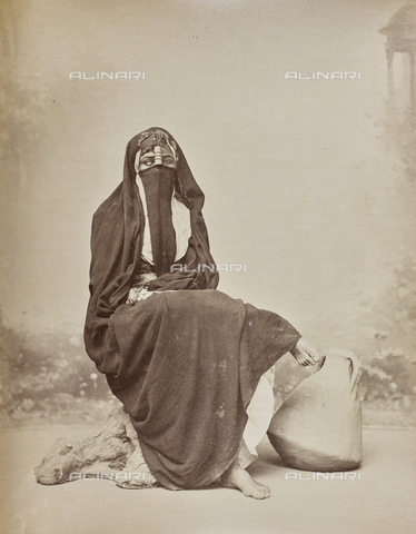 AVQ-A-000523-0025 - Portrait of fellah woman in traditional costume with a water container - Date of photography: 1880 - 1890 - Alinari Archives, Florence