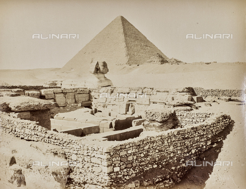 AVQ-A-000523-0029 - The Great Pyramid, the Sphinx and the ruined Temple of the Sphinx Temple, Giza Necropolis - Date of photography: 1880 - 1890 - Alinari Archives, Florence