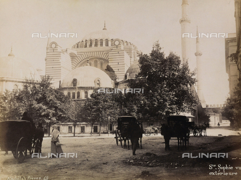 AVQ-A-000895-0009 - Veduta esterna della Basilica di Santa Sofia a Costantinopoli - Data dello scatto: 1850-1900 - Archivi Alinari, Firenze