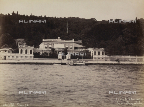 AVQ-A-000895-0022 - Il palazzo dell'Ambasciata di Russia a Beuyukdere - Data dello scatto: 1870-1880 - Archivi Alinari, Firenze