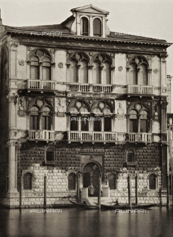 AVQ-A-001272-0046 - Facciata di Palazzo Corner-Spinelli a Venezia - Data dello scatto: 1890-1895 - Archivi Alinari, Firenze