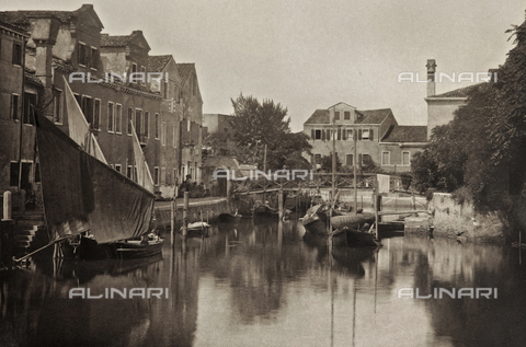 AVQ-A-001272-0049 - Veduta di un canale nell'Isola della Giudecca a Venezia - Data dello scatto: 1890-1895 - Archivi Alinari, Firenze