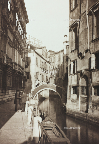 AVQ-A-001272-0075 - Veduta animata del Rio de San Tomà a Venezia - Data dello scatto: 1890-1895 - Archivi Alinari, Firenze