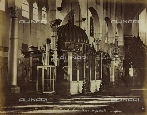 AVQ-A-001581-0005 - Album " Damas et Baalbek ": Chapel of St. John the Baptist inside the Umayyad Great Mosque in Damascus - Date of photography: 1880 ca. - Alinari Archives, Florence