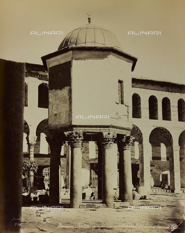 AVQ-A-001581-0006 - Album " Damas et Baalbek ": Dome of the Treasury in the courtyard of the Great Umayyad Mosque in Damascus - Date of photography: 1880 ca. - Alinari Archives, Florence