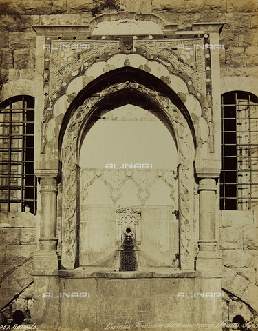 AVQ-A-001581-0009 - Album " Damas et Baalbek ": Fountain on a street in Damascus - Date of photography: 1880 ca. - Alinari Archives, Florence