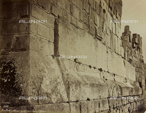 AVQ-A-001581-0028 - Album "Damas et Baalbek" Walls of the archaeological site of Baalbek (Heliopolis) - Date of photography: 1880 ca. - Alinari Archives, Florence