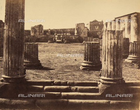 AVQ-A-002966-0081 - Resti della Basilica di Pompei visti da sud-est - Data dello scatto: 1862 ca. - Archivi Alinari, Firenze