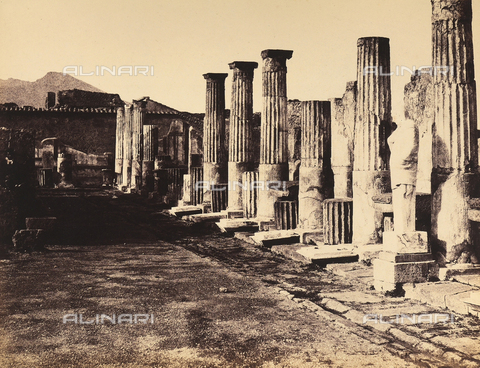 AVQ-A-002966-0085 - Il lato orientale del Tempio di Venere Pompeiana a Pompei - Data dello scatto: 1862 ca. - Archivi Alinari, Firenze