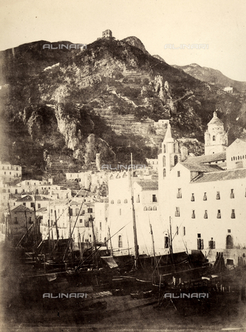 AVQ-A-002966-0102 - Il Porticciolo di Amalfi - Data dello scatto: 1854-1863 ca. - Archivi Alinari, Firenze