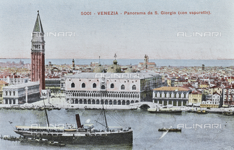 AVQ-A-003227-0093 - "Venezia - Panorama da S. Giorgio (con Vaporetto) ", cartolina, stampa a colori - Data dello scatto: 1900-1910 - Archivi Alinari, Firenze