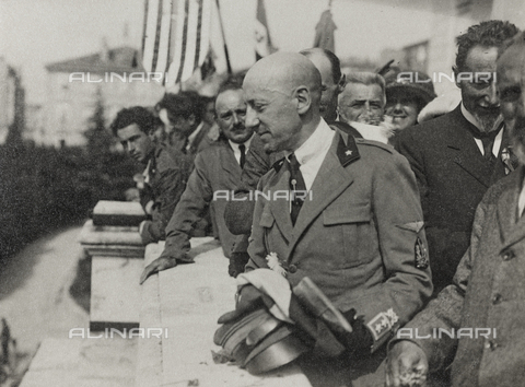 AVQ-A-003604-0123 - Album "Visioni di guerra 1915-1918": Gabriele d'Annunzio - Data dello scatto: 1915-1918 - Archivi Alinari, Firenze