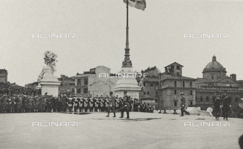 AVQ-A-003604-0137 - Album "Visioni di guerra 1915-1918": celebrazioni alla fine della Grande Guerra - Data dello scatto: 1919 - Archivi Alinari, Firenze