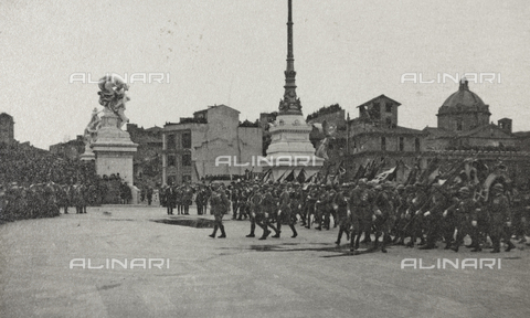 AVQ-A-003604-0138 - Album "Visioni di guerra 1915-1918": celebrazioni alla fine della Grande Guerra - Data dello scatto: 1919 - Archivi Alinari, Firenze