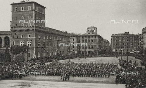 AVQ-A-003604-0142 - Album "Visioni di guerra 1915-1918": celebrazioni alla fine della Grande Guerra - Data dello scatto: 1919 - Archivi Alinari, Firenze