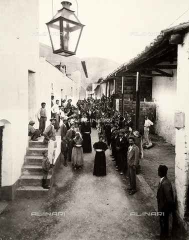 AVQ-A-003698-0031 - Farmers in a celebration at the farm "Lo Zucco" in Sicily, property of Roberto Luigi Filippo d'Orleans - Date of photography: 1900 - Alinari Archives, Florence