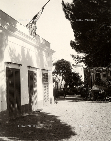 AVQ-A-003698-0040 - Partial view of buildings at the farm "Lo Zucco" in Sicily, property of Roberto Luigi Filippo d'Orleans - Date of photography: 1900 - Alinari Archives, Florence