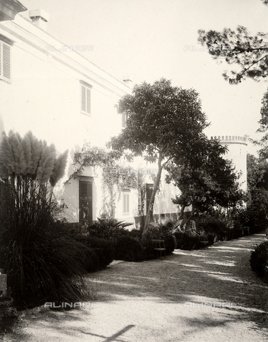 AVQ-A-003698-0041 - Partial view of buildings at the farm "Lo Zucco" in Sicily, property of Roberto Luigi Filippo d'Orleans - Date of photography: 1900 - Alinari Archives, Florence