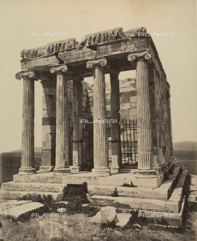 AVQ-A-003848-0012 - "Souvenirs d'Orient": tempio di Athena Nike sull'Acropoli di Atene - Data dello scatto: 1871 - Archivi Alinari, Firenze