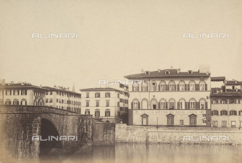 AVQ-A-003862-0021 - Tratto del Lungarno Corsini a Firenze, sulla sinistra il ponte alla Carraia - Data dello scatto: 1865 ca. - Archivi Alinari, Firenze