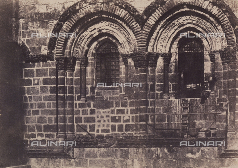 AVQ-A-004115-0016 - Monofore della facciata del Santo Sepolcro a Gerusalemme - Data dello scatto: 1856 - Archivi Alinari, Firenze