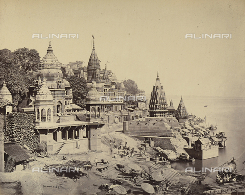 AVQ-A-004121-0014 - Scorcio dei Ghat di Benares (Varanasi), in India - Data dello scatto: 1863-1870 ca. - Archivi Alinari, Firenze