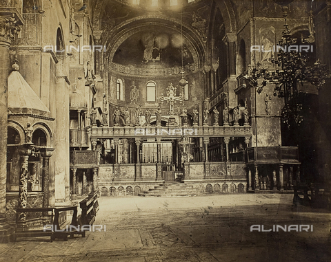 AVQ-A-004174-0004 - Interno della Basilica di San Marco a Venezia - Data dello scatto: 1860-1870 - Archivi Alinari, Firenze