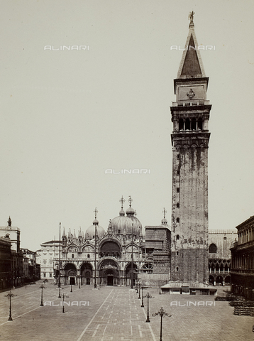 AVQ-A-004192-0003 - Veduta di Piazza San Marco a Venezia - Data dello scatto: 1860-1870 - Archivi Alinari, Firenze