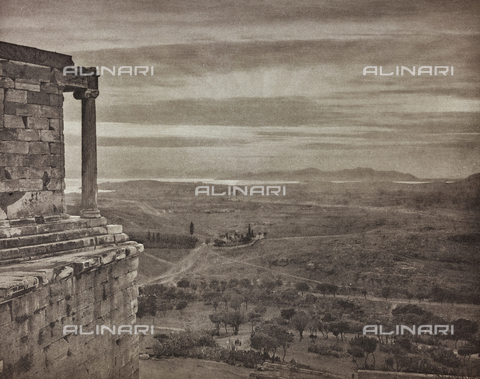 BAF-A-004894-106C - "En Grèce par monts et par vaux": la vallata di Atene dall'alto dei Propilei - Data dello scatto: 1903-1910 - Archivi Alinari, Firenze