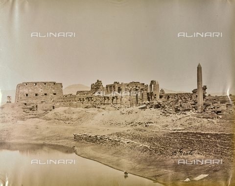 BAQ-A-001543-0072 - Karnak, Veduta del lago Sacro - Data dello scatto: 1870 ca. - Archivi Alinari, Firenze