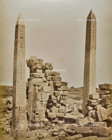 BAQ-A-001543-0074 - Karnak, Veduta degli obelischi eretti dal faraone Thutmosi I e dalla regina Hatshepsut nel grande Tempio di Amon-Ra - Data dello scatto: 1870 ca. - Archivi Alinari, Firenze