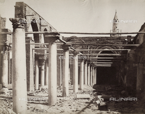 BAQ-A-001543-0134 - Moschea di Amron nel Vecchio Cairo - Data dello scatto: 1870 ca. - Archivi Alinari, Firenze