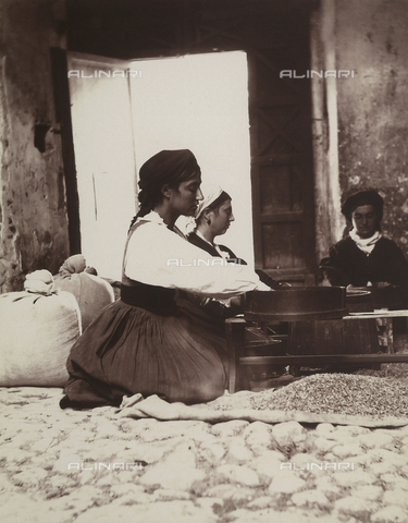 BAQ-F-001298-0000 - Donne al lavoro a Gallinaro, Frosinone - Data dello scatto: 1910 - Archivi Alinari, Firenze