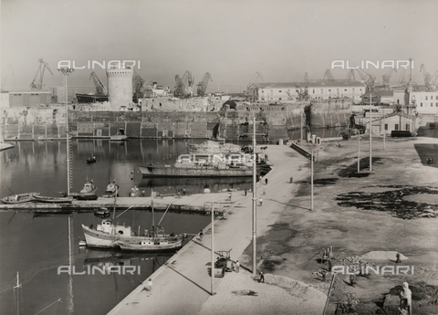 BBA-F-004277-0000 - Harbour, Livorno - Date of photography: 1950 ca. - Alinari Archives, Florence