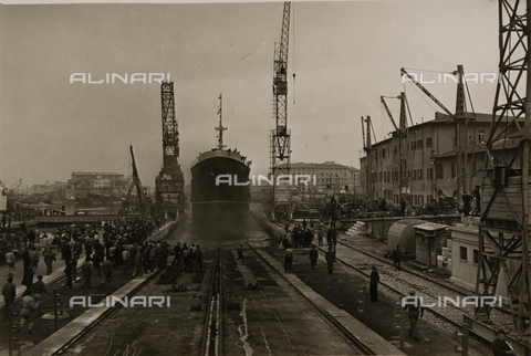 BBA-F-004784-0000 - Launching of the ship "Udine", Livorno - Date of photography: 28/12/1949 - Alinari Archives, Florence