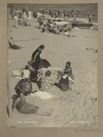 BCA-F-000154-0000 - Beach of Varazze - Date of photography: 1924 - Alinari Archives, Florence