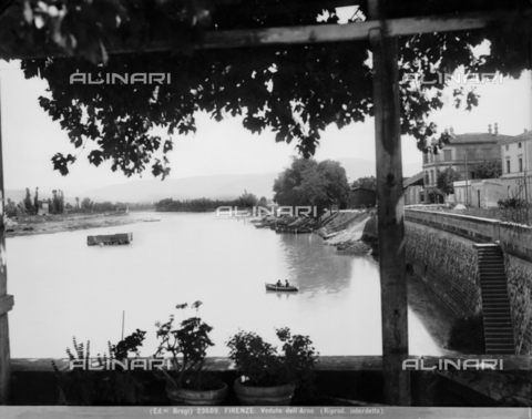 BGA-F-023609-0000 - Veduta del fiume Arno, Firenze - Data dello scatto: 1920-1930 ca. - Archivi Alinari, Firenze