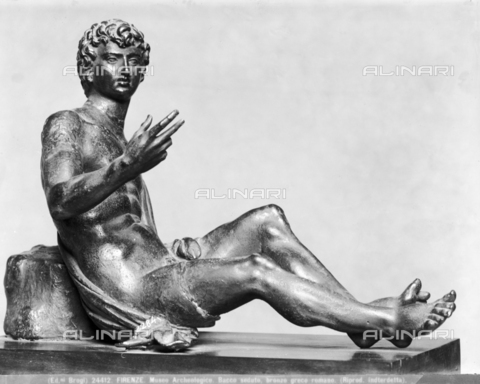 BGA-F-024412-0000 - Bacco seduto, bronzetto greco-romano, Museo Archeologico Nazionale, Firenze - Data dello scatto: 1920-1930 ca. - Archivi Alinari, Firenze