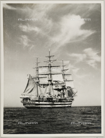 BMD-A-000001-0012 - From the album 'Regia Nave Scuola "Amerigo Vespucci"':  the ship under sail - Date of photography: 1938 ca. - Alinari Archives, Florence