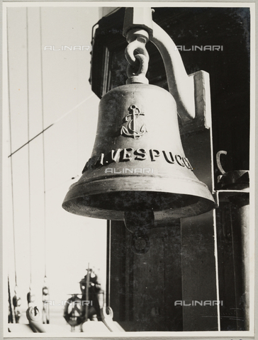 BMD-A-000001-0039 - The Royal Training Ship "Amerigo Vespucci": the bell - Date of photography: 1938 ca. - Alinari Archives, Florence