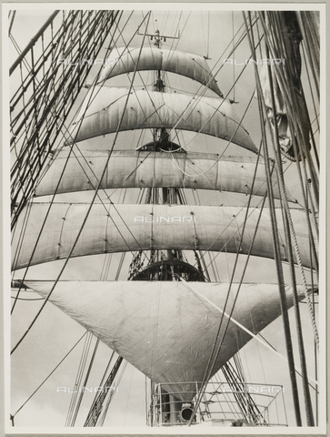 BMD-A-000001-0049 - From the album "Regia Nave Scuola «Amerigo Vespucci»":  detail of the sails - Date of photography: 1938 ca. - Alinari Archives, Florence