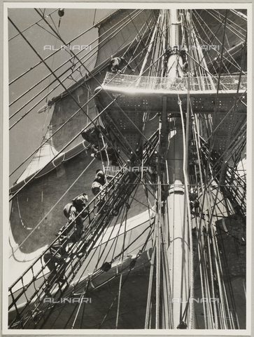 BMD-A-000001-0050 - The Royal Training Ship "Amerigo Vespucci": sailors on the rope ladder - Date of photography: 1938 ca. - Alinari Archives, Florence